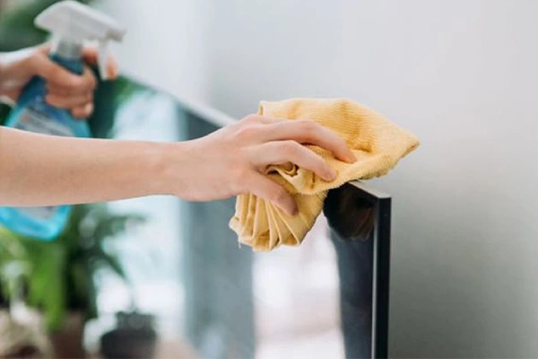 چرا تمیز کردن صحیح صفحه تلویزیون اهمیت دارد