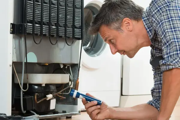 رفع گرفتگی ناودان یخچال