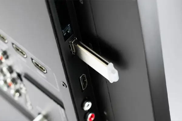 نصب برنامه روی تلویزیون با فلش چگونه است